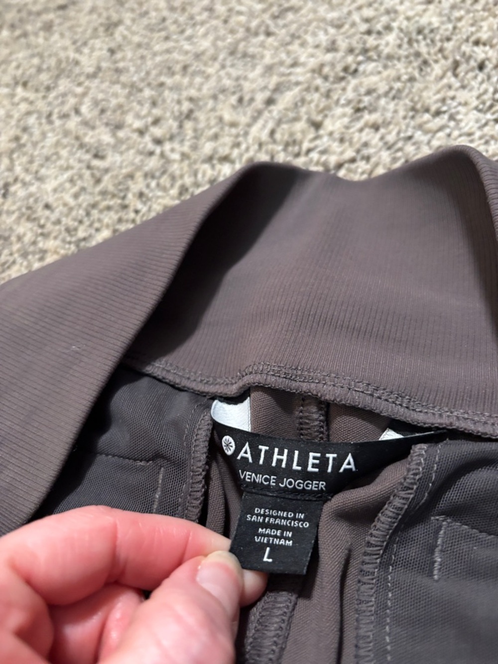 Athleta Venice Joggers 27” size large - Picture 3 of 5